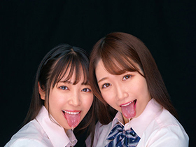 「うちらの唾液も汗もオシッコも全部欲しいでしょ?」男に体液を飲ませて喜ぶW痴女子校生 加賀美さら 市川愛茉 サンプル動画サムネイル